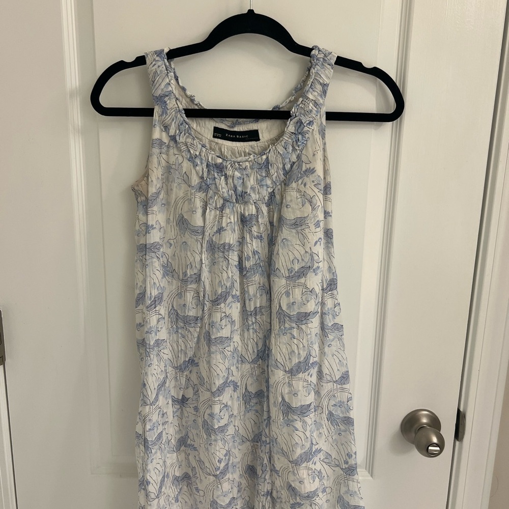 Zara Basic Light Blue and White Patterned Top